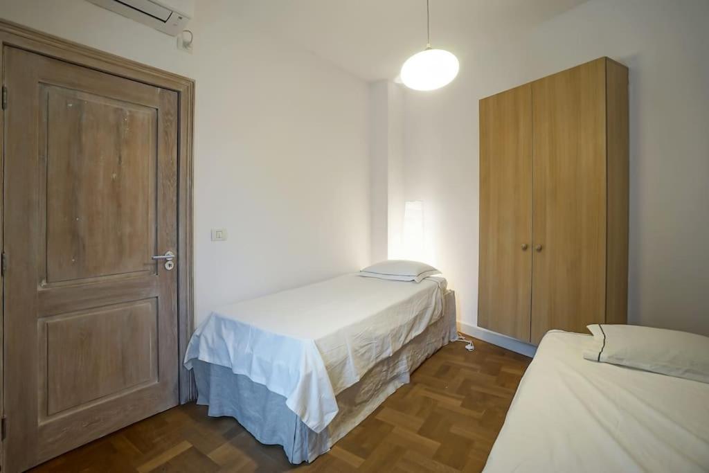 Central Apartment - Nido'S Area Bucureşti Ngoại thất bức ảnh