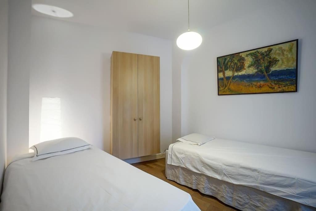 Central Apartment - Nido'S Area Bucureşti Ngoại thất bức ảnh